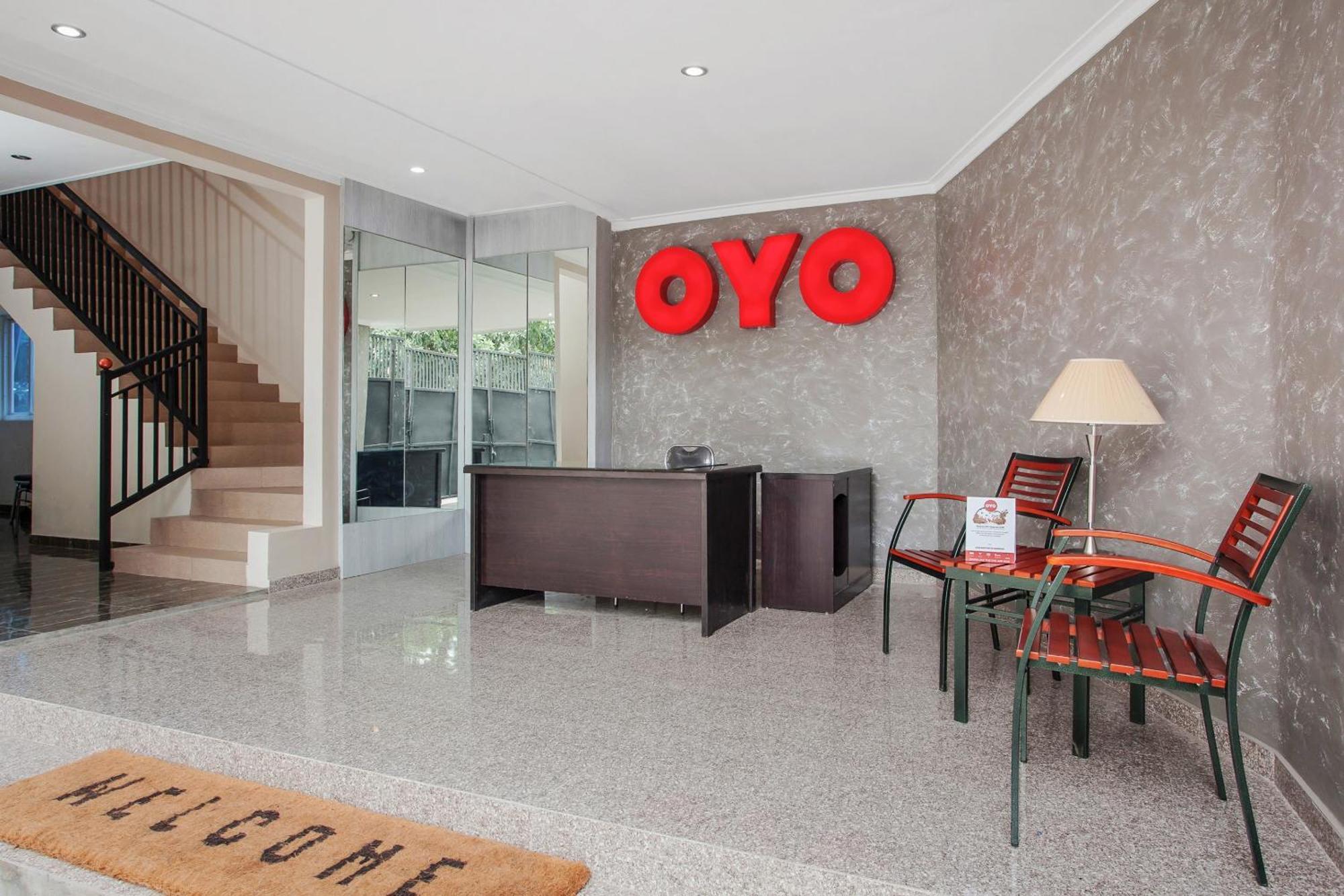 Super Oyo Capital O 134 Lg Residence Surabaya Esterno foto