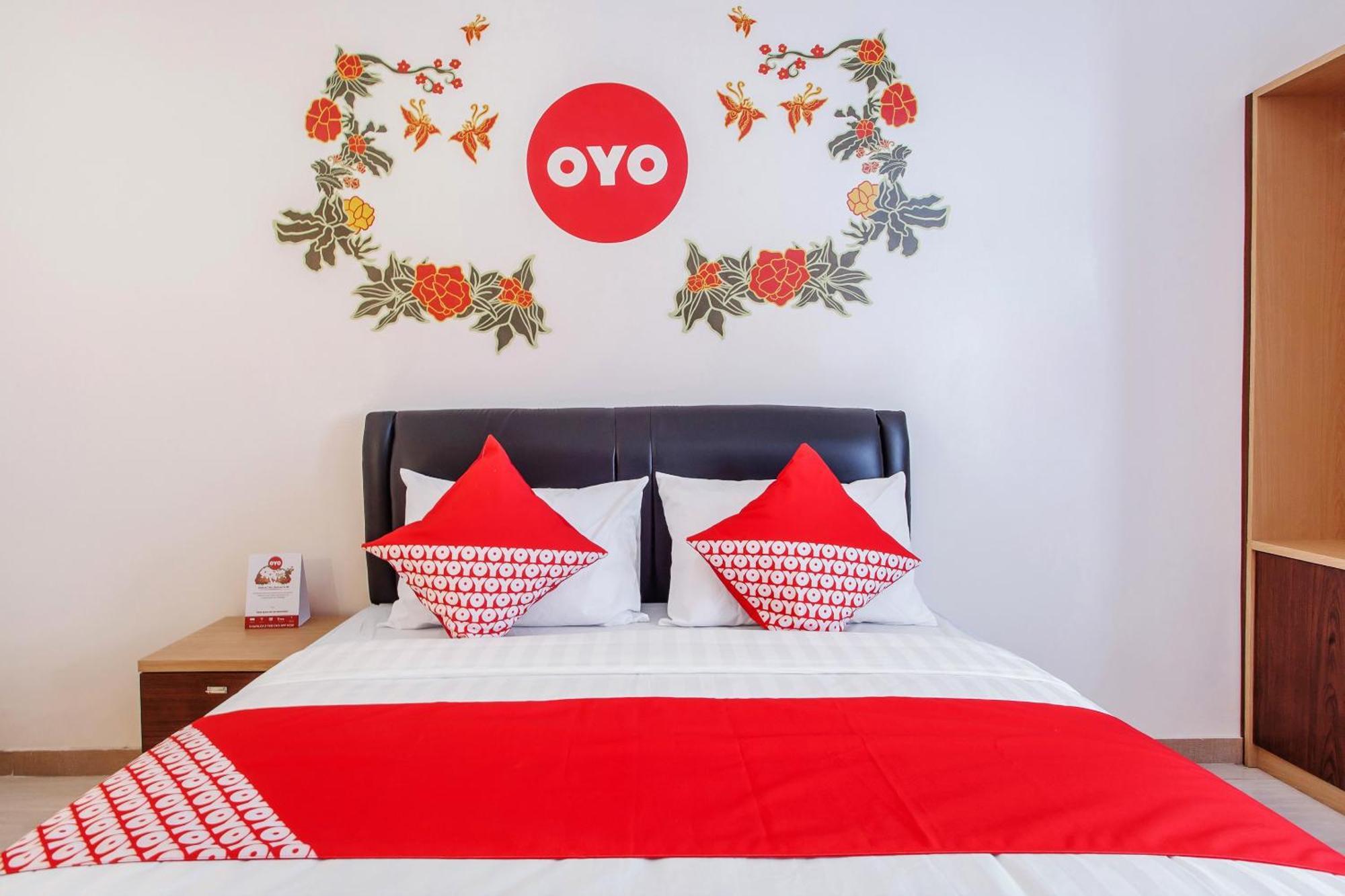 Super Oyo Capital O 134 Lg Residence Surabaya Esterno foto