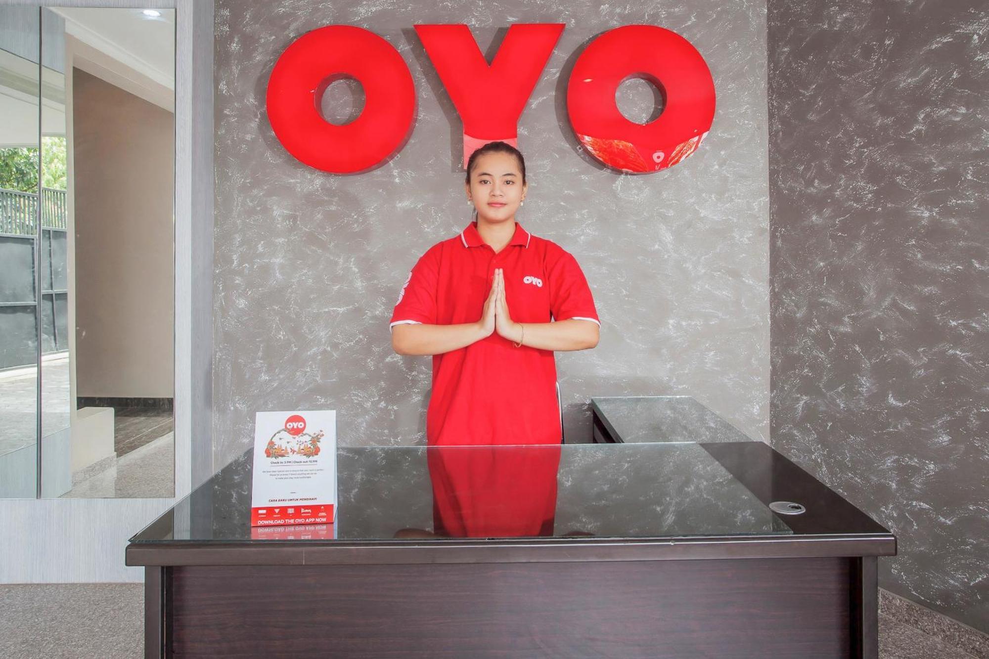 Super Oyo Capital O 134 Lg Residence Surabaya Esterno foto