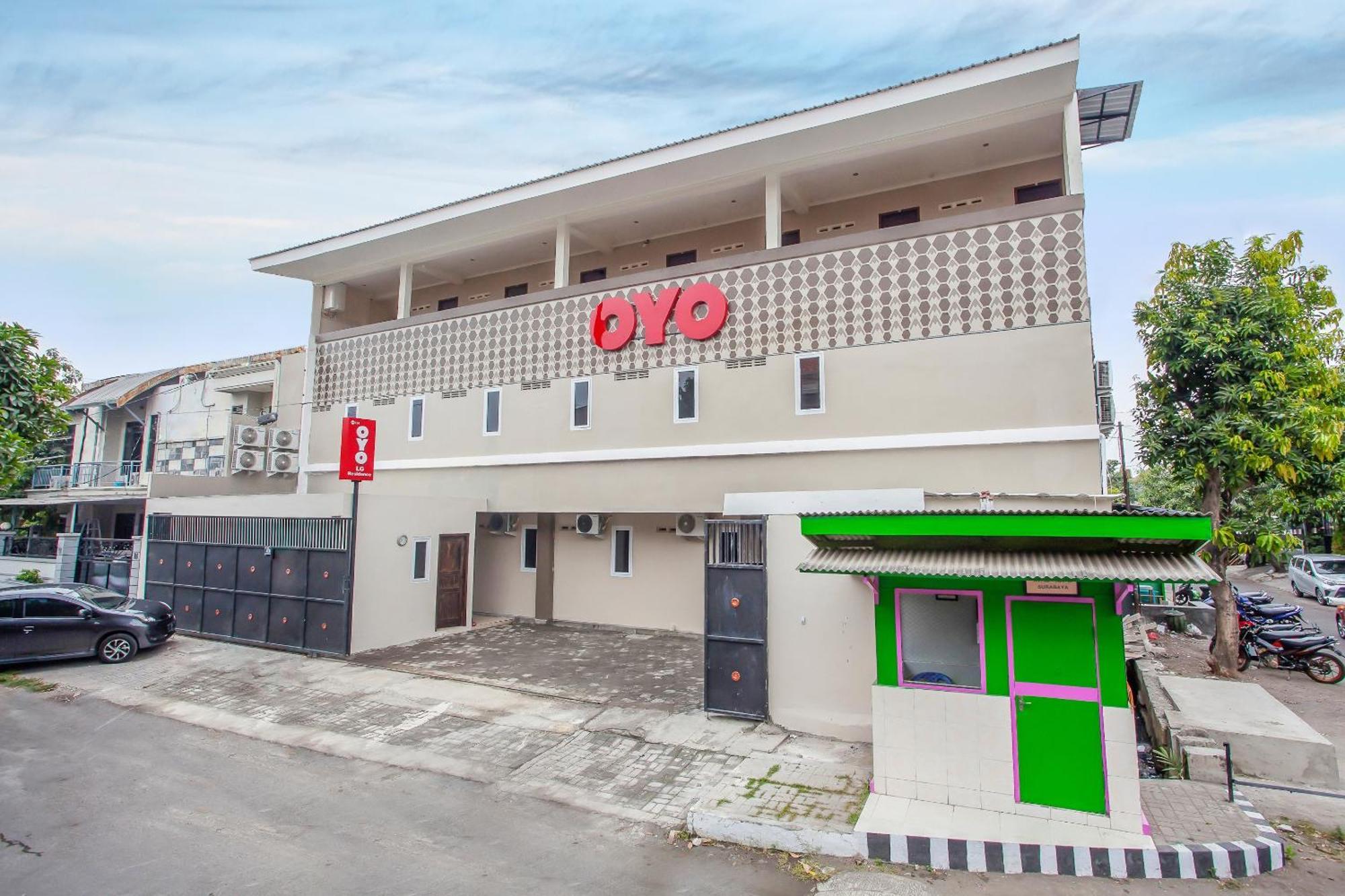 Super Oyo Capital O 134 Lg Residence Surabaya Esterno foto